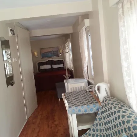 Aparthotel Away 3*