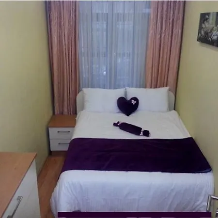 Away 3* Istanbul