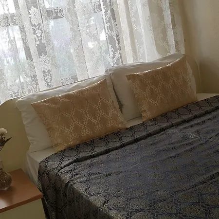 Aparthotel Away 3*