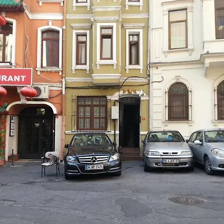 Away Aparthotel Istanbul