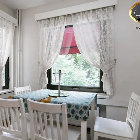 Away Hotel apartamentowy 3*